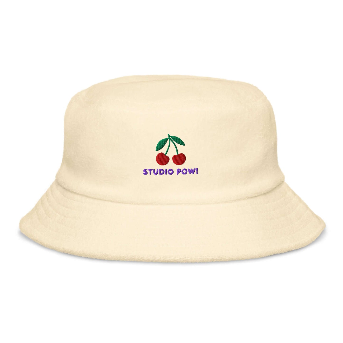 Buttergelber Frottee-Fischerhut mit gestickten Kirschen und Studio POW!-Logo.
